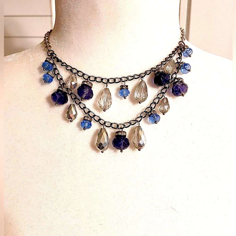VERA WANG Adjustable choker/necklace with faceted Swarovski crystals